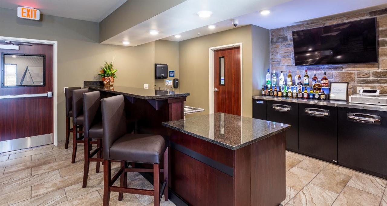 Cobblestone Inn & Suites - Brookville Eksteriør billede