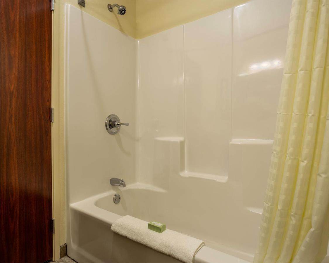 Cobblestone Inn & Suites - Brookville Eksteriør billede